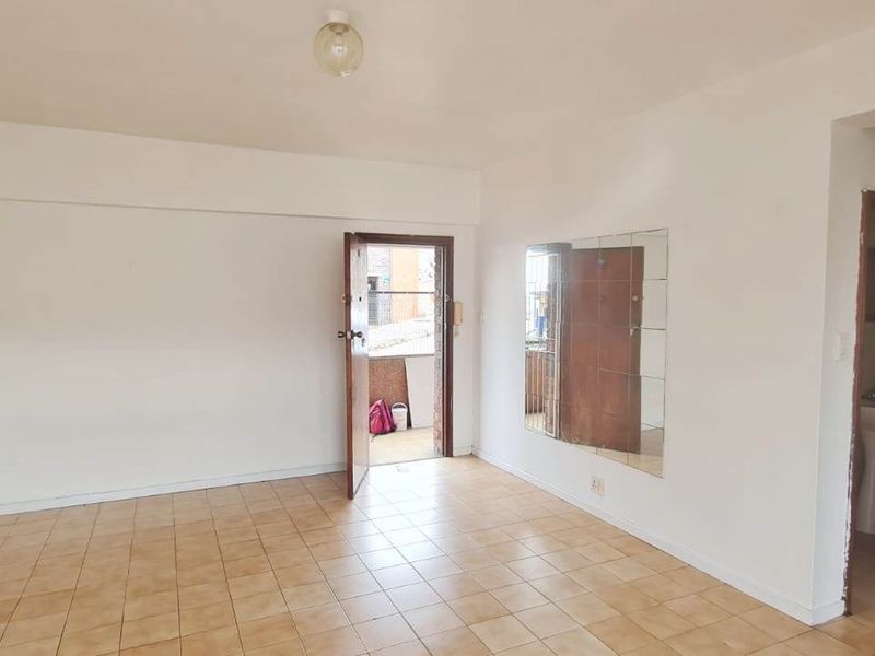 CENTRAL STUDIO / BACHELOR APARTMENT FOR RENT - Photo 2