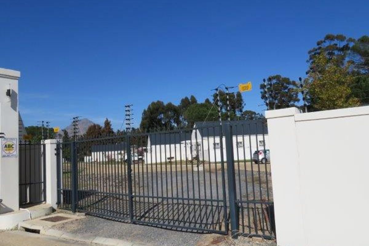 2 Rooms Available in a Shared Home – Preferably Female - Photo 2