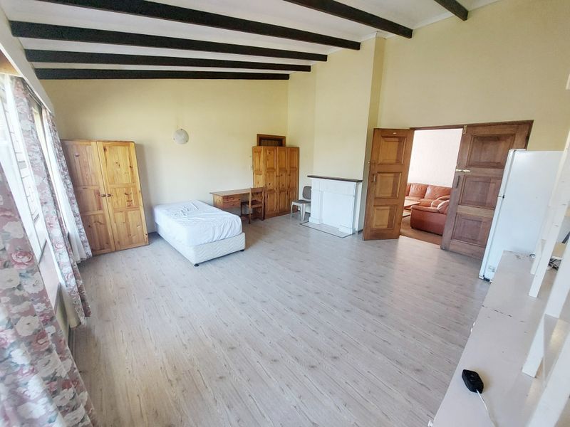 SUMMERSTRAND FURNISHED ROOM IN SHARED HOUSE FOR RENT - Photo 2
