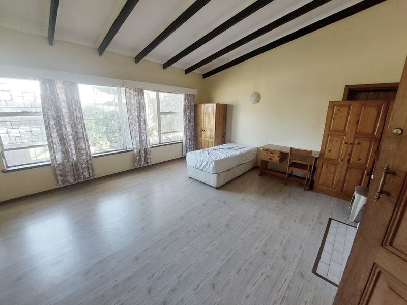 SUMMERSTRAND FURNISHED ROOM IN SHARED HOUSE FOR RENT - Photo 3