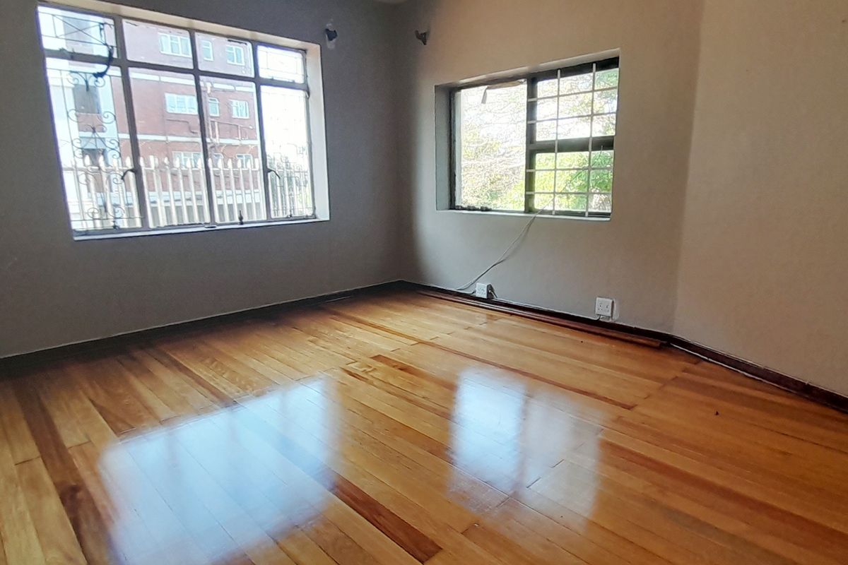CENTRAL 1 BED 1 BATH APARTMENT WITH PARKING FOR RENT - Photo 5