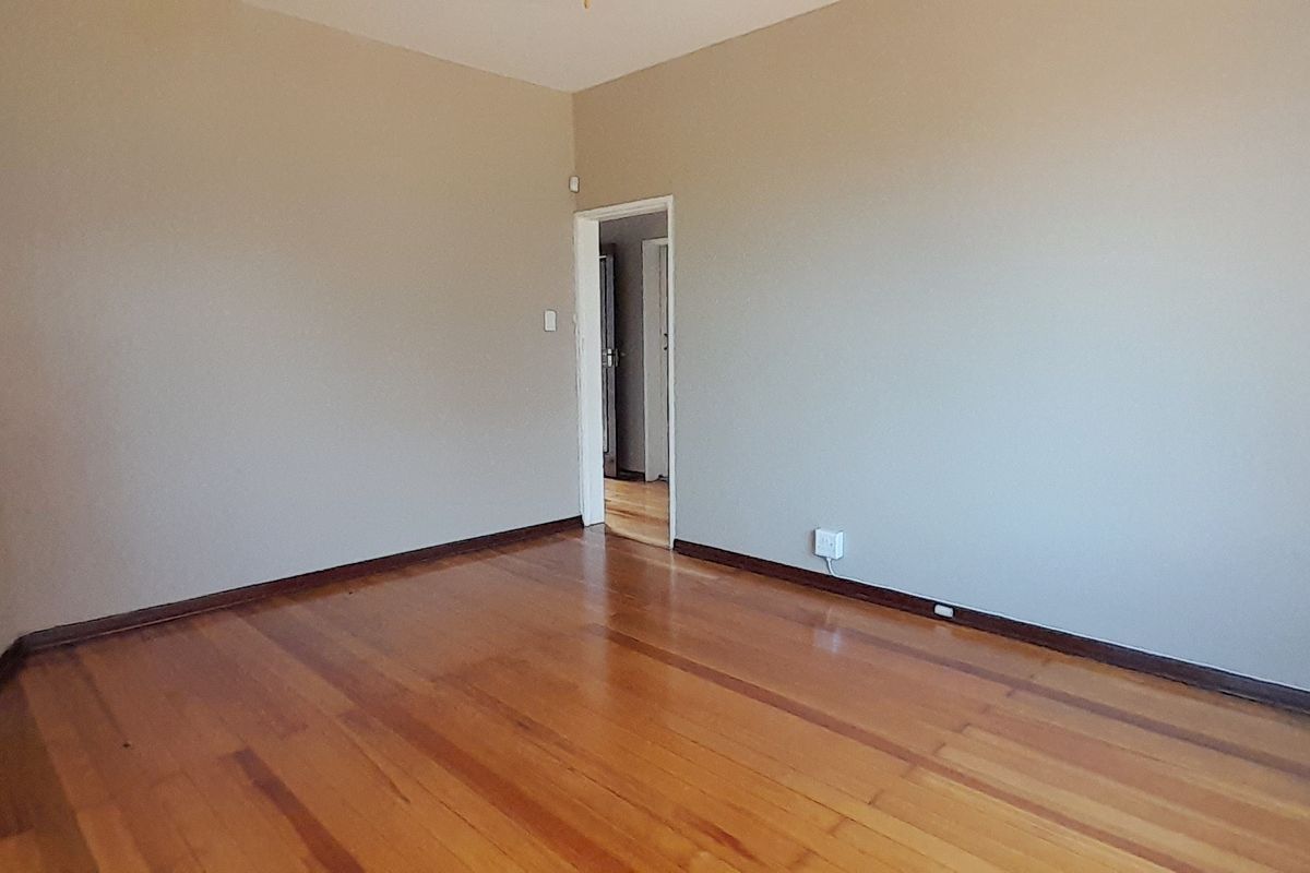 CENTRAL 1 BED 1 BATH APARTMENT WITH PARKING FOR RENT - Photo 4