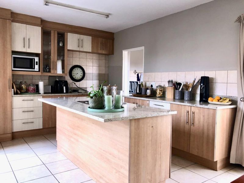 3 BEDROOM HOUSE IN COMPLEX TO LET - Photo 6