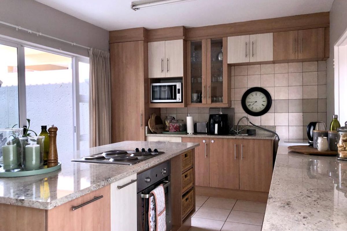 3 BEDROOM HOUSE IN COMPLEX TO LET - Photo 5