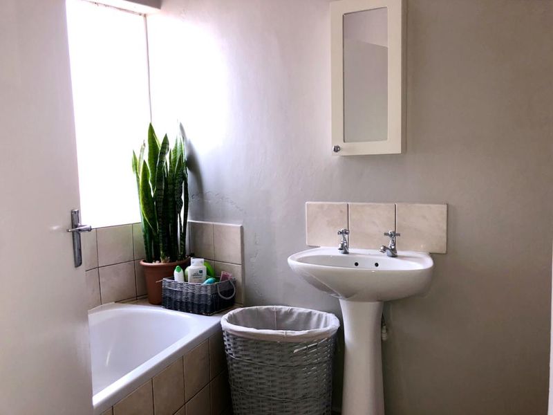 3 BEDROOM HOUSE IN COMPLEX TO LET - Photo 10