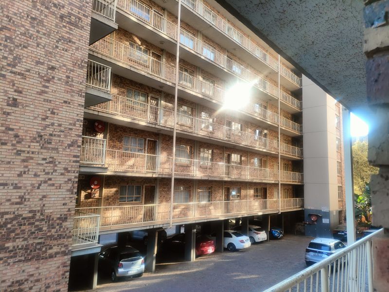 Flat For Sale In Pretoria - Photo 2