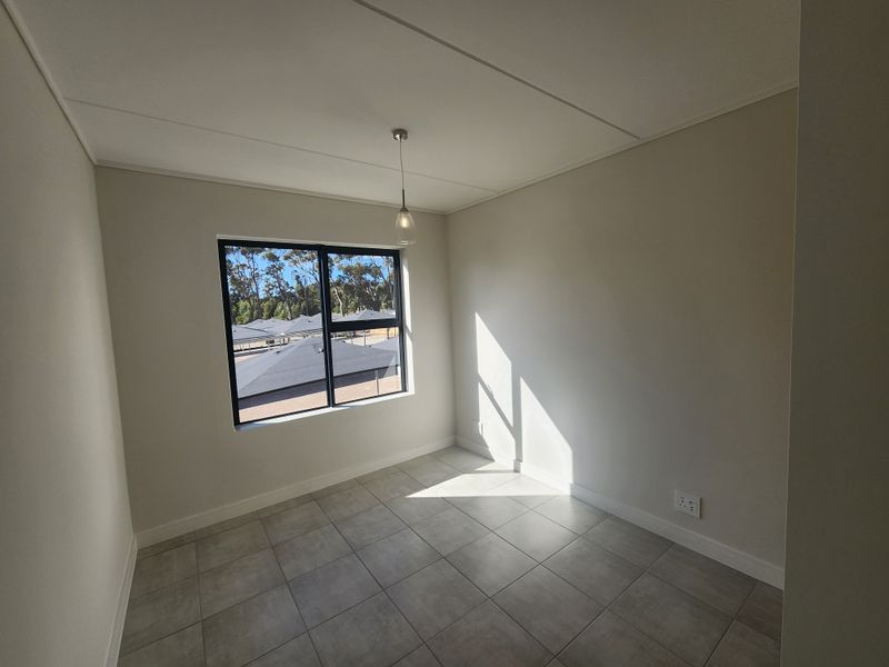 This modern one-bedroom apartment on the first floor in Greenbay - Photo 9