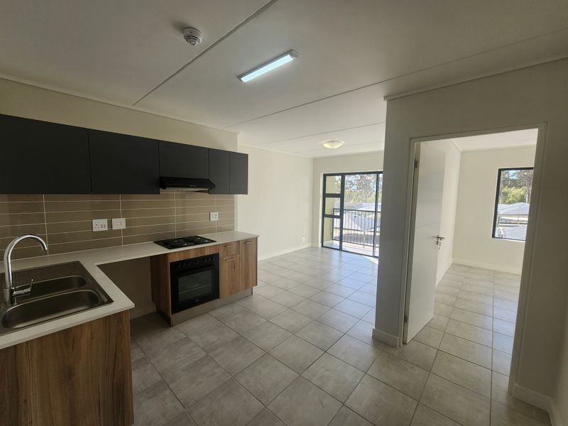 This modern one-bedroom apartment on the first floor in Greenbay - Photo 3