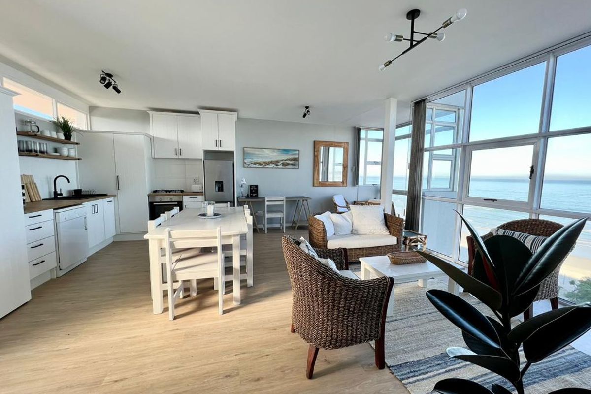 Newly Renovated Beachfront Apartment with Stunning Views - Photo 3