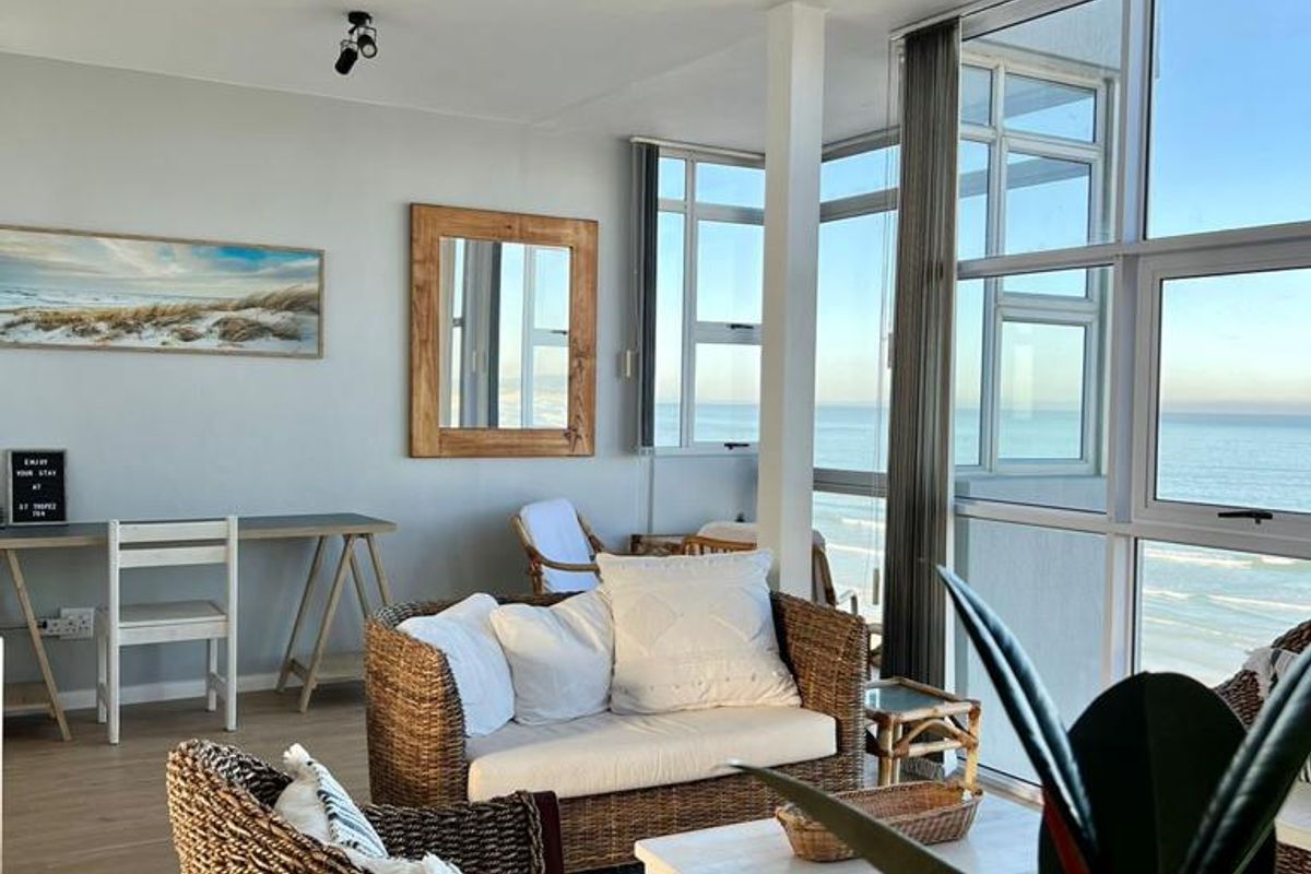 Newly Renovated Beachfront Apartment with Stunning Views - Photo 2