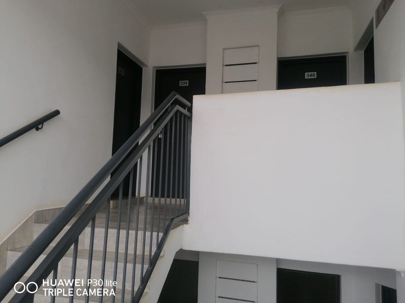 Apartment Rental Monthly In Pretoria - Photo 6
