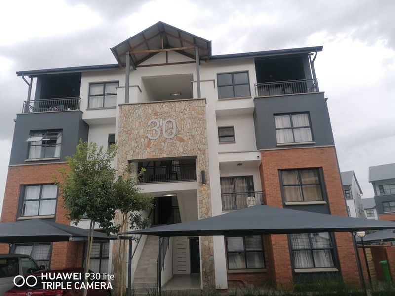 Apartment Rental Monthly In Pretoria - Photo 5