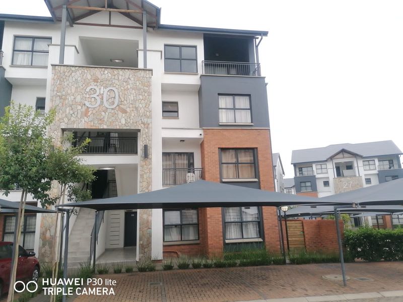 Apartment Rental Monthly In Pretoria - Photo 3