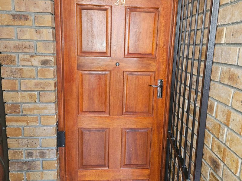 Spacious 2-Bedroom Apartment – Available Immediately in Kuilsrivier - Photo 3