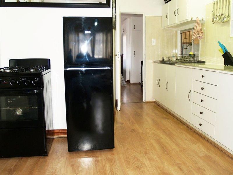 IMMACULATE UNIT FOR SALE - DONT MISS THIS BEAUTY - Photo 7