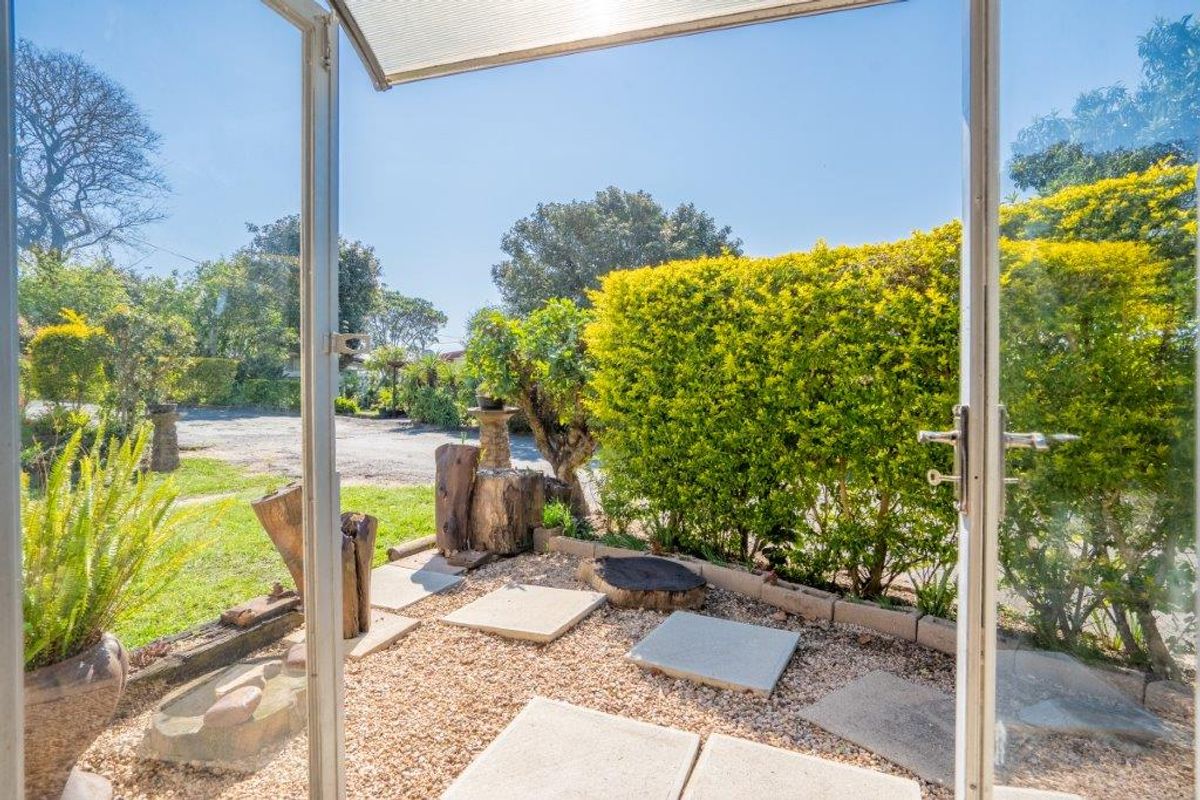 IMMACULATE UNIT FOR SALE - DONT MISS THIS BEAUTY - Photo 4