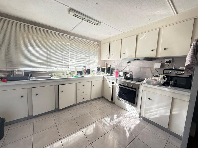 STUNNING UNIT FOR SALE  - INCHANGA PARK COUNTRY VILLAGE - Photo 4