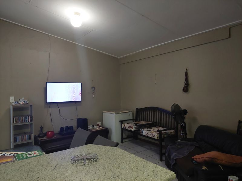 2 BEDROOM HOUSE TO LET - Photo 3