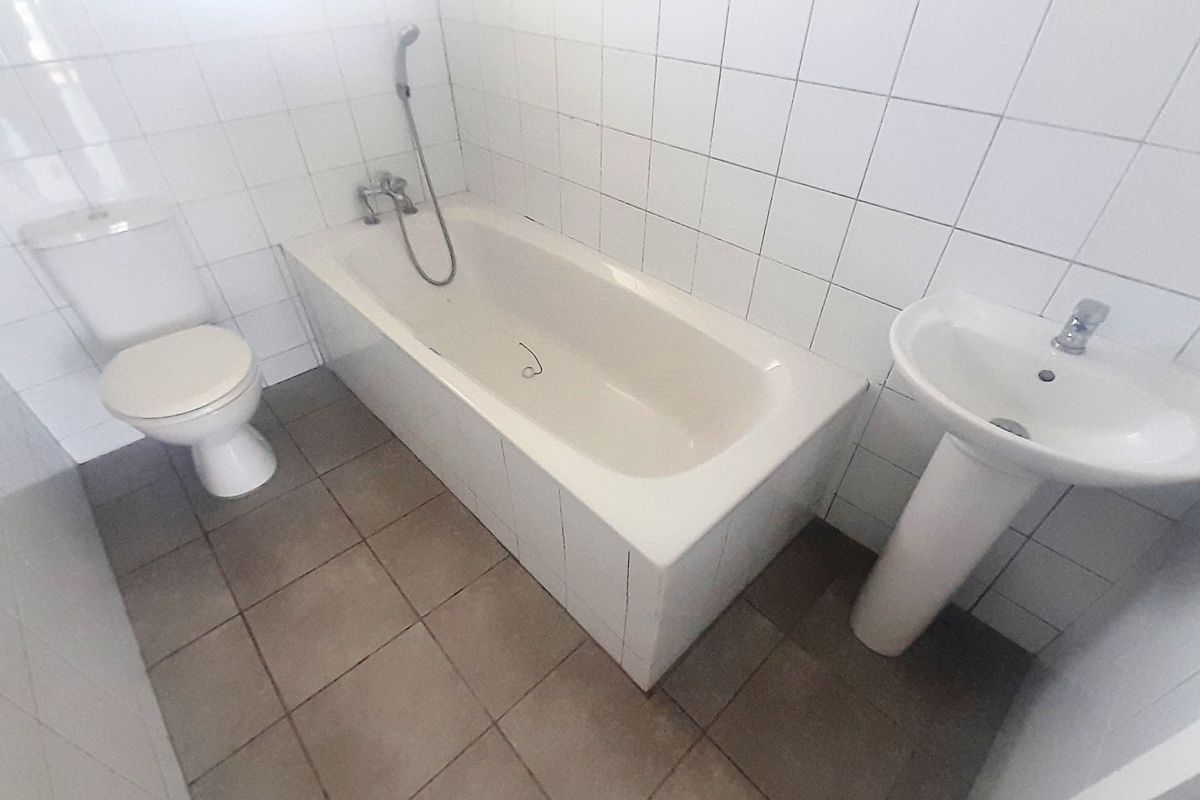 CENTRAL BACHELOR / STUDIO APARTMENT FOR RENT - Photo 5