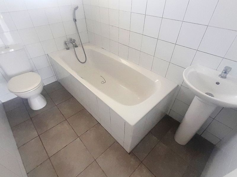 CENTRAL BACHELOR / STUDIO APARTMENT FOR RENT - Photo 5