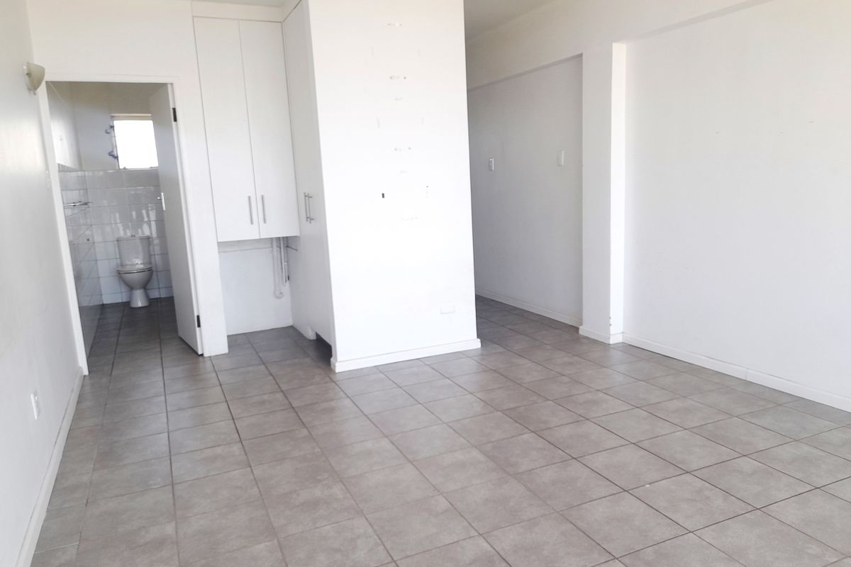 CENTRAL BACHELOR / STUDIO APARTMENT FOR RENT - Photo 4