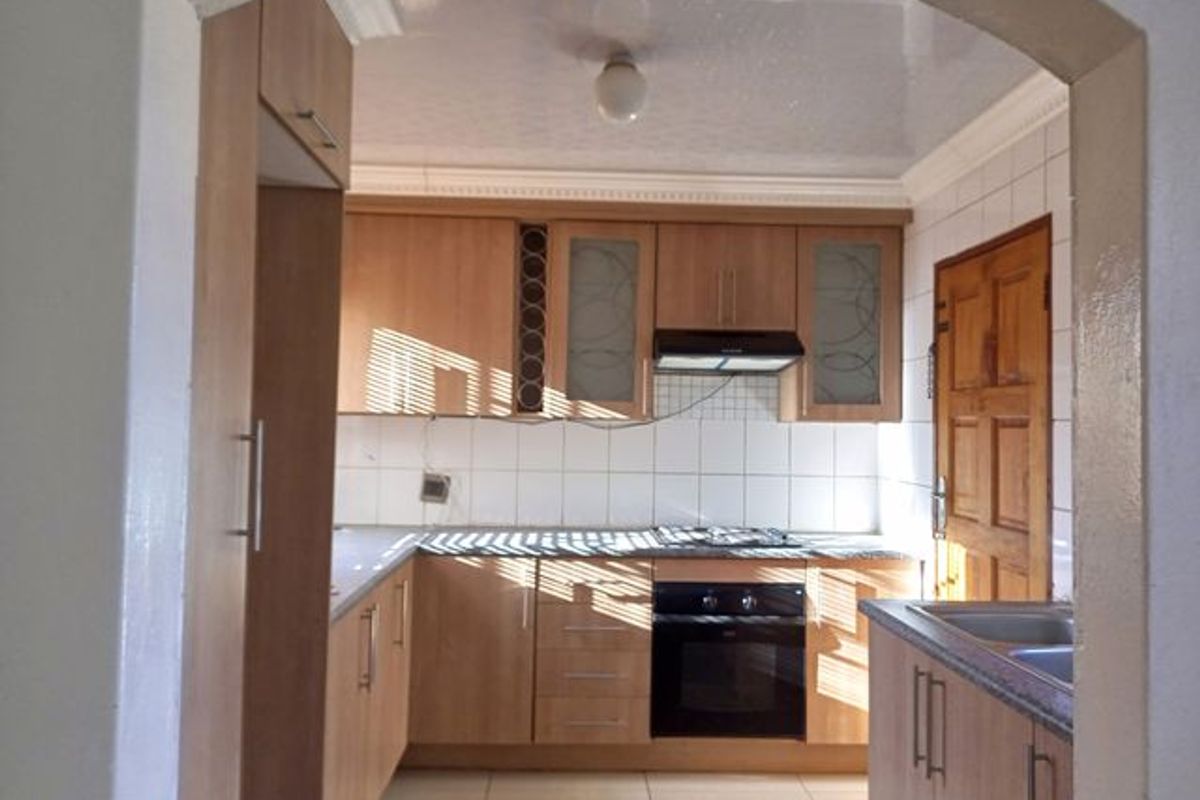 3 BEDROOM HOUSE TO RENT IN MAMELODI EAST FOR R6 000.00 - Photo 4