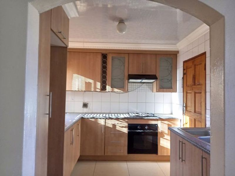 3 BEDROOM HOUSE TO RENT IN MAMELODI EAST FOR R6 000.00 - Photo 4