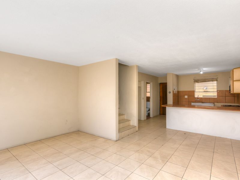 Charming 2-Bedroom Duplex with Outdoor Braai Area - Photo 10