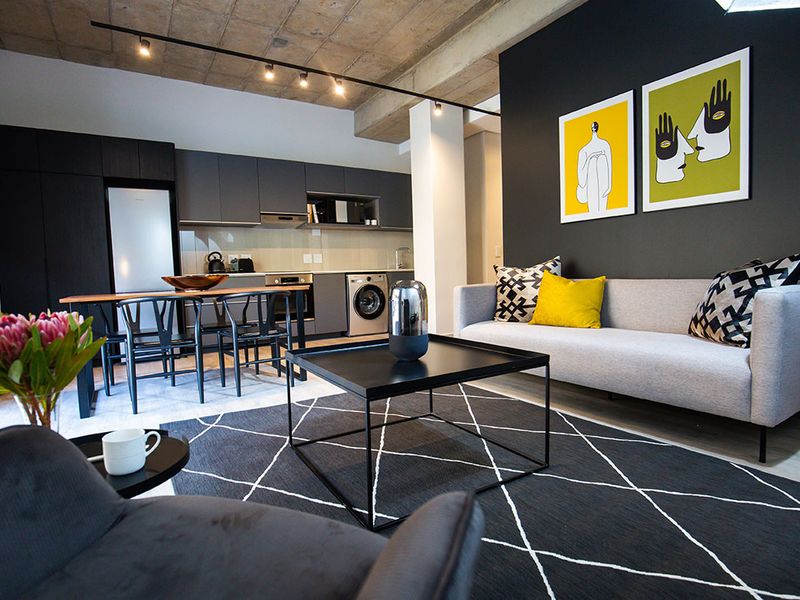 Furnished one bed one bath apartment - Photo 3