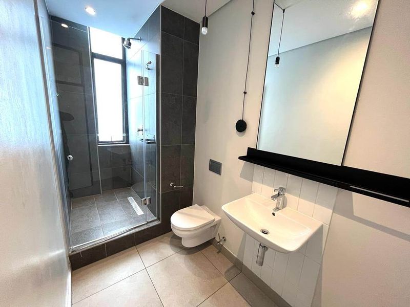 Unfurnished one bed one bath - Photo 9