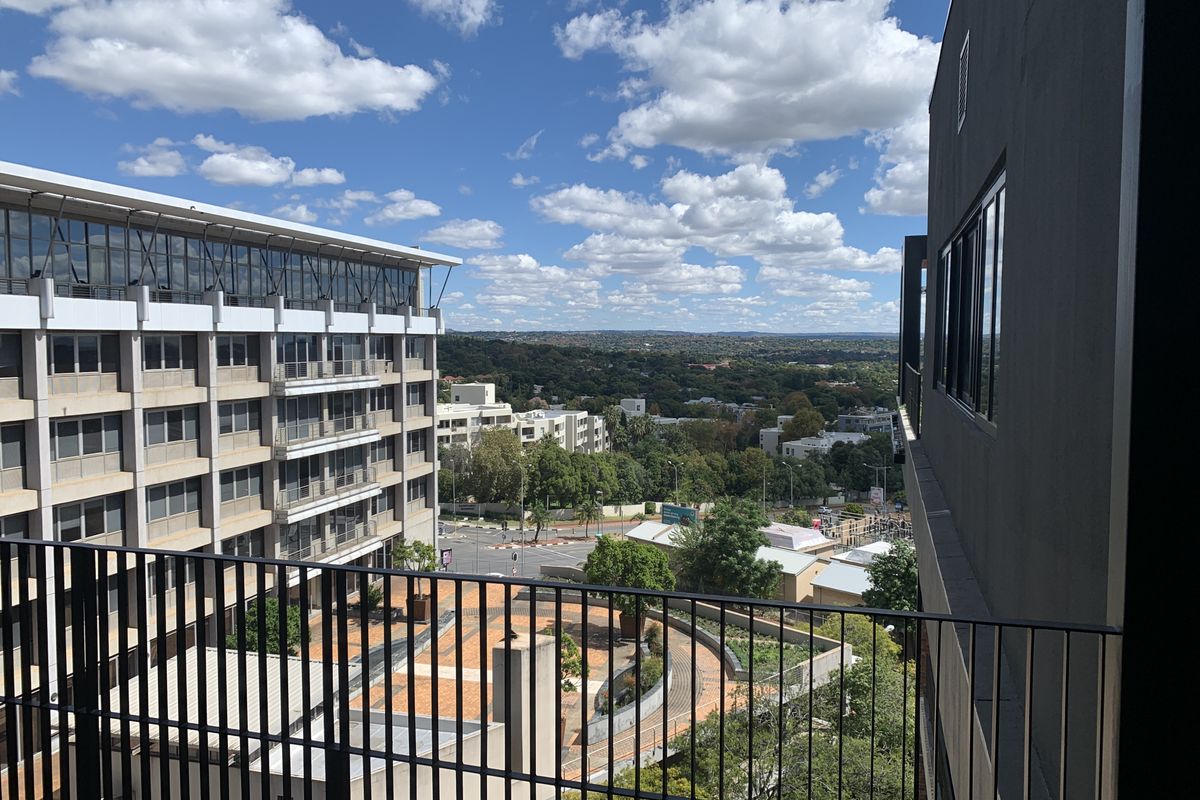 Discover Comfortable Luxury: Your Next Investment at The Lineal! - Photo 4