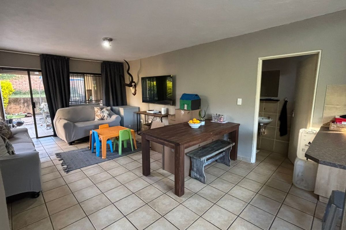 2 BEDROOM APARTMENT TO LET - Photo 2