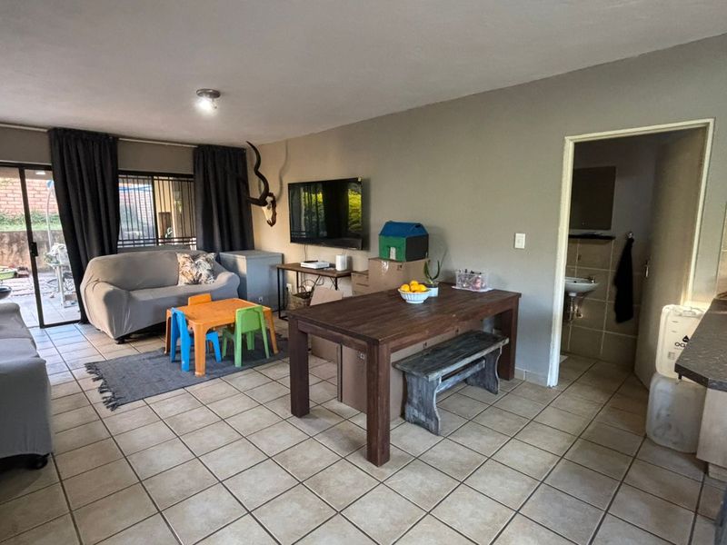 2 BEDROOM APARTMENT TO LET - Photo 2