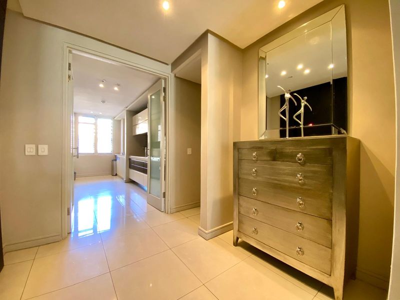 Luxury 2 Bed Apartment in Sandton Central! - Photo 8