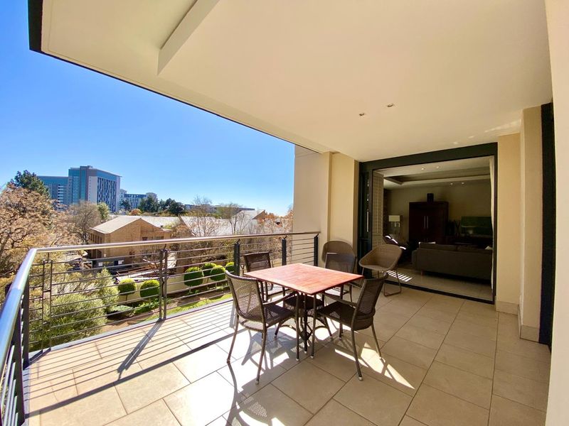 Luxury 2 Bed Apartment in Sandton Central! - Photo 4