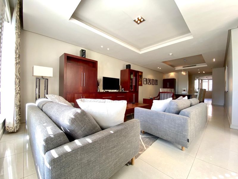 Luxury 2 Bed Apartment in Sandton Central! - Photo 5