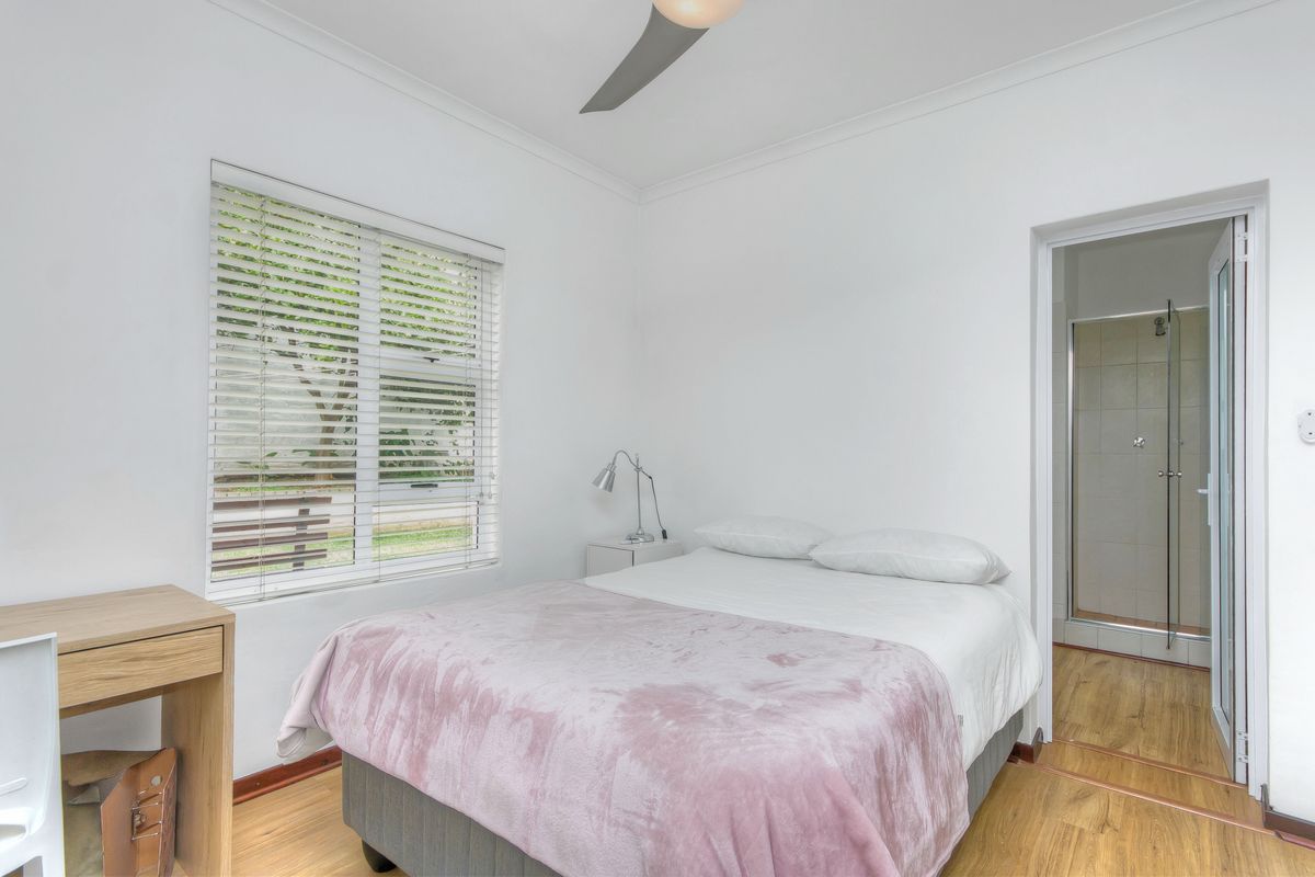 Spacious 5-Bedroom Cluster with Pool and Solar Backup in Bryanston East - 1st July 2026 - Photo 4