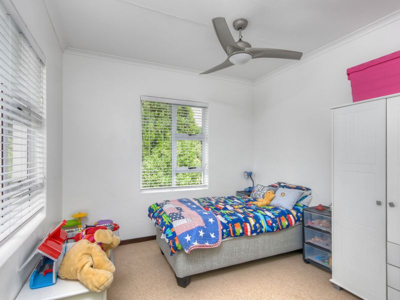 Spacious 5-Bedroom Cluster with Pool and Solar Backup in Bryanston East - 1st July 2026 - Photo 10