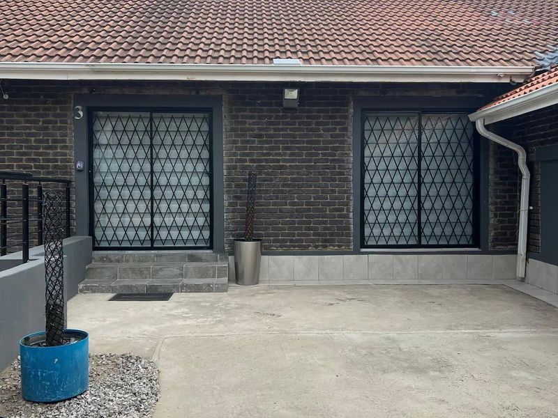 Fully Furnished - 2 Bedroom unit for Rent - Photo 5