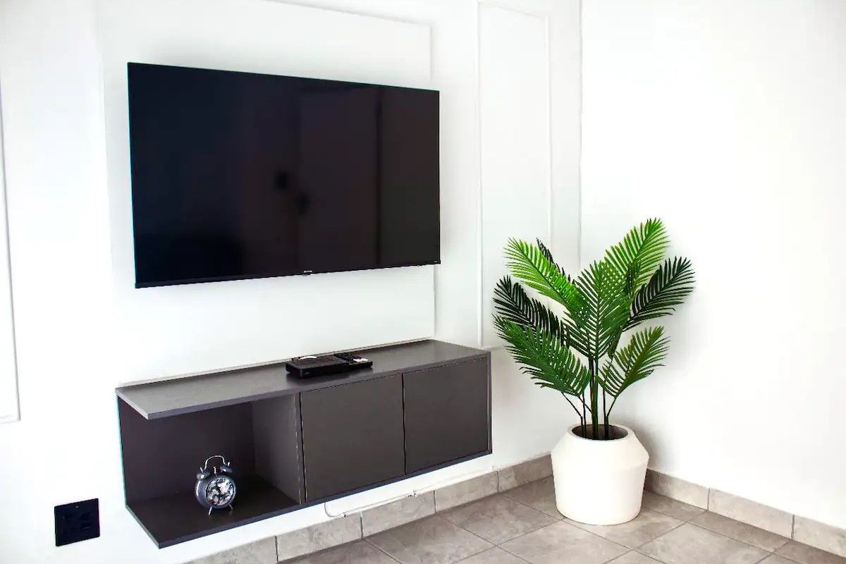 Fully Furnished - 2 Bedroom unit for Rent - Photo 3