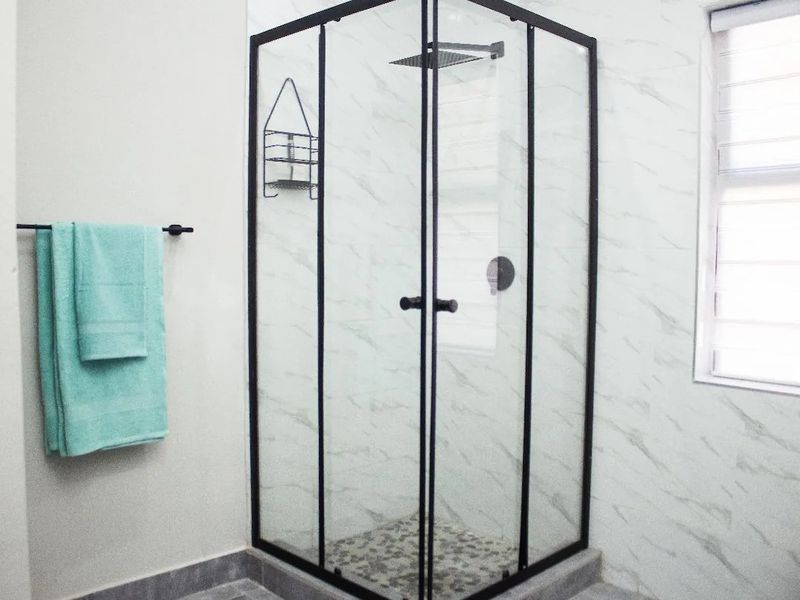 Fully Furnished - 2 Bedroom unit for Rent - Photo 9