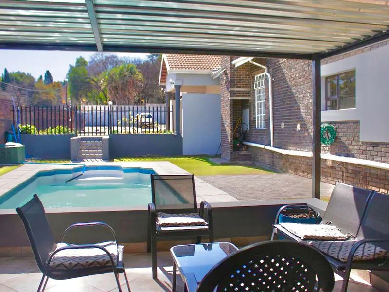 Fully Furnished - 2 Bedroom unit for Rent - Photo 8