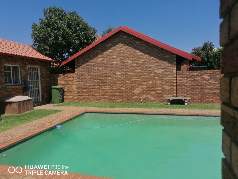Simplex For Sale In Pretoria - Photo 4