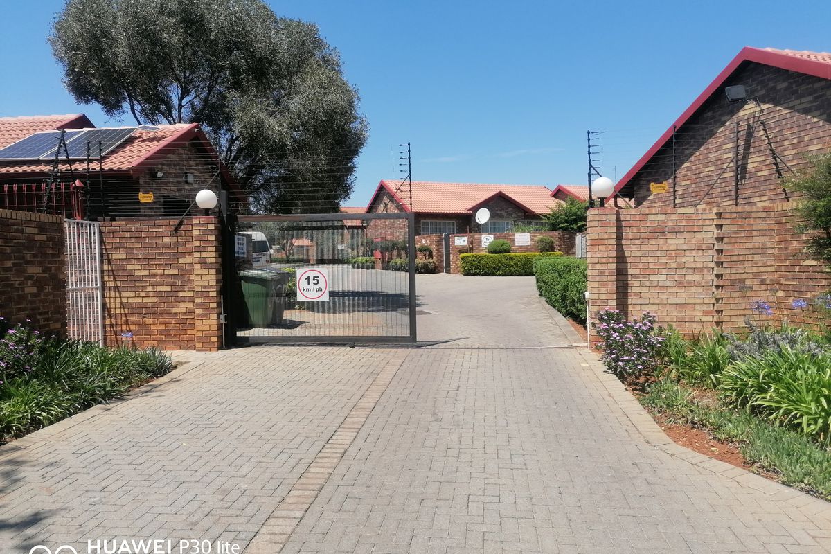 Simplex For Sale In Pretoria - Photo 2