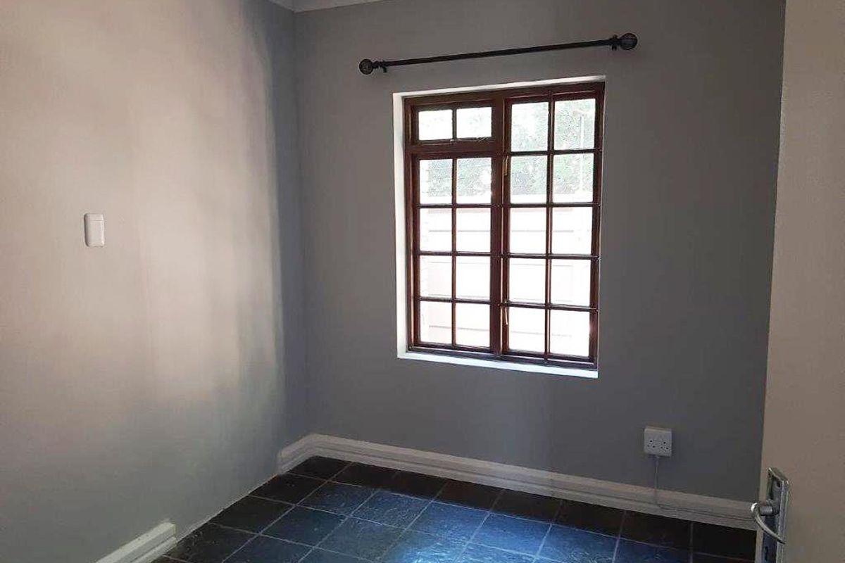 WALMER ROOM IN SHARED HOUSE FOR RENT - Photo 3