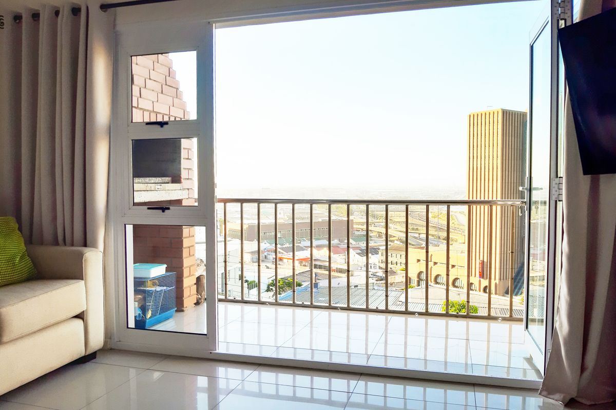 RICHMOND HILL 2 BED 2 BATH APARTMENT WITH PARKING FOR SALE - Photo 4