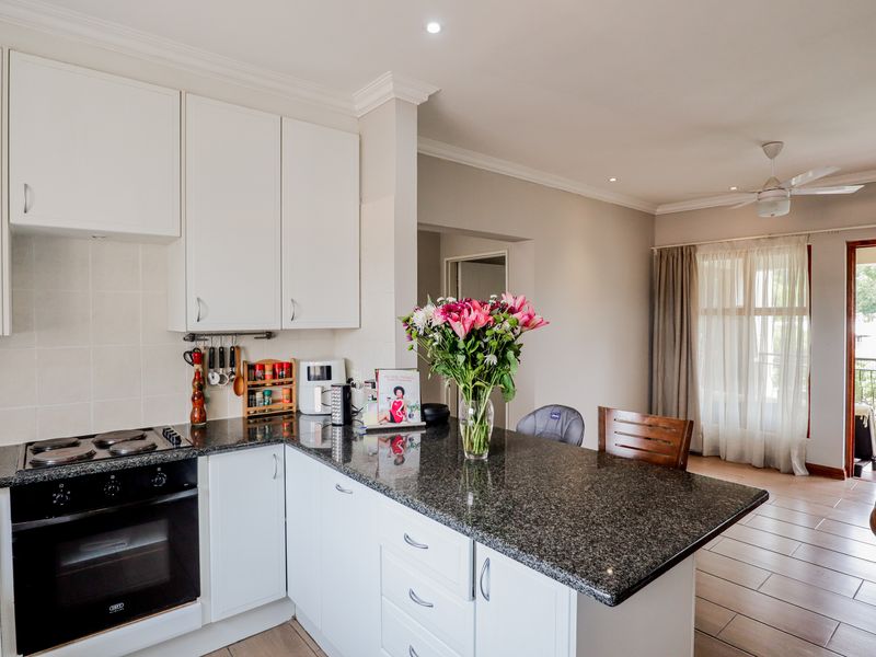 FOR SALE: Modern & Spacious 2-Bedroom Apartment in Bryanston East-Tenanted - April 2026 - Photo 9