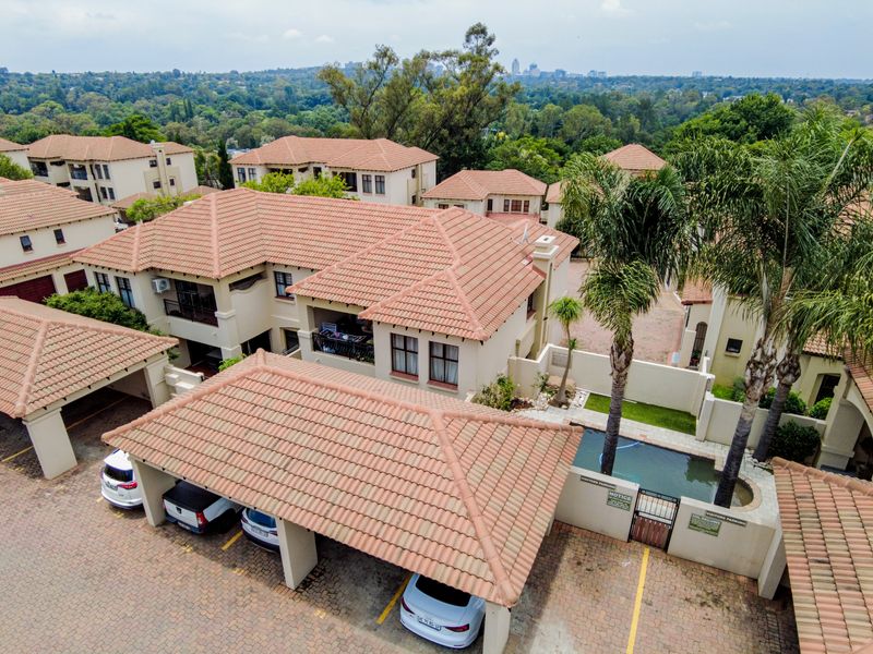 FOR SALE: Modern & Spacious 2-Bedroom Apartment in Bryanston East-Tenanted - April 2026 - Photo 4