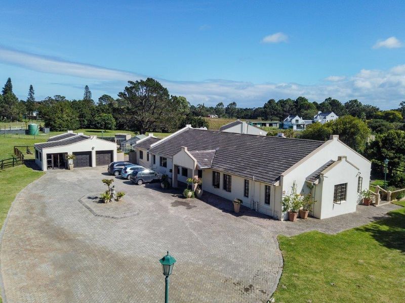THEESCOMBE 4 BED 2.5 BATH HOUSE WITH DOUBLE GARAGE FOR RENT - Photo 1