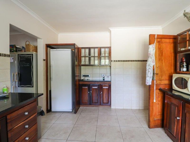 THEESCOMBE 4 BED 2.5 BATH HOUSE WITH DOUBLE GARAGE FOR RENT - Photo 10